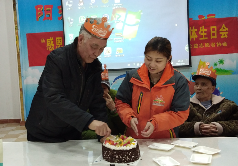 “感恩遇见”集体生日会活动-3