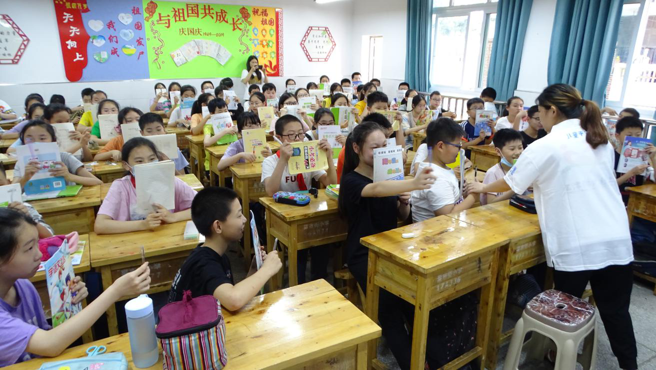 【儿童平安】菜市街小学儿童平安授课啦-3