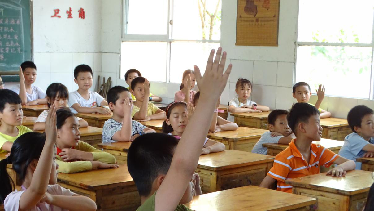 西湖小学儿童平安授课简报-3