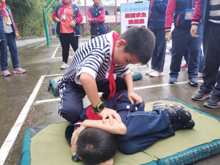 西湖小学校园安全主题活动-1