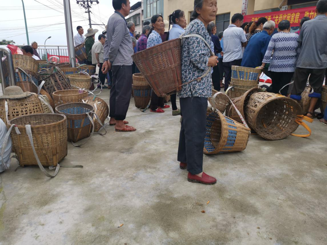 柿子村扶危济困 爱心捐赠活动-2