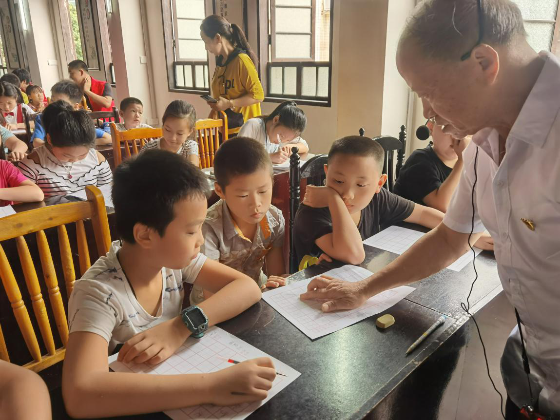 白沙留守儿童硬笔书法免费培训第三期-4