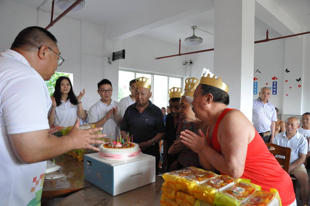 “别样生日会，情暖敬老院”主题生日会活动-2