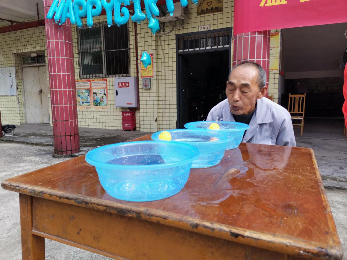 “温馨生日会，情系敬老院”滩盘敬老院集体生日会-2