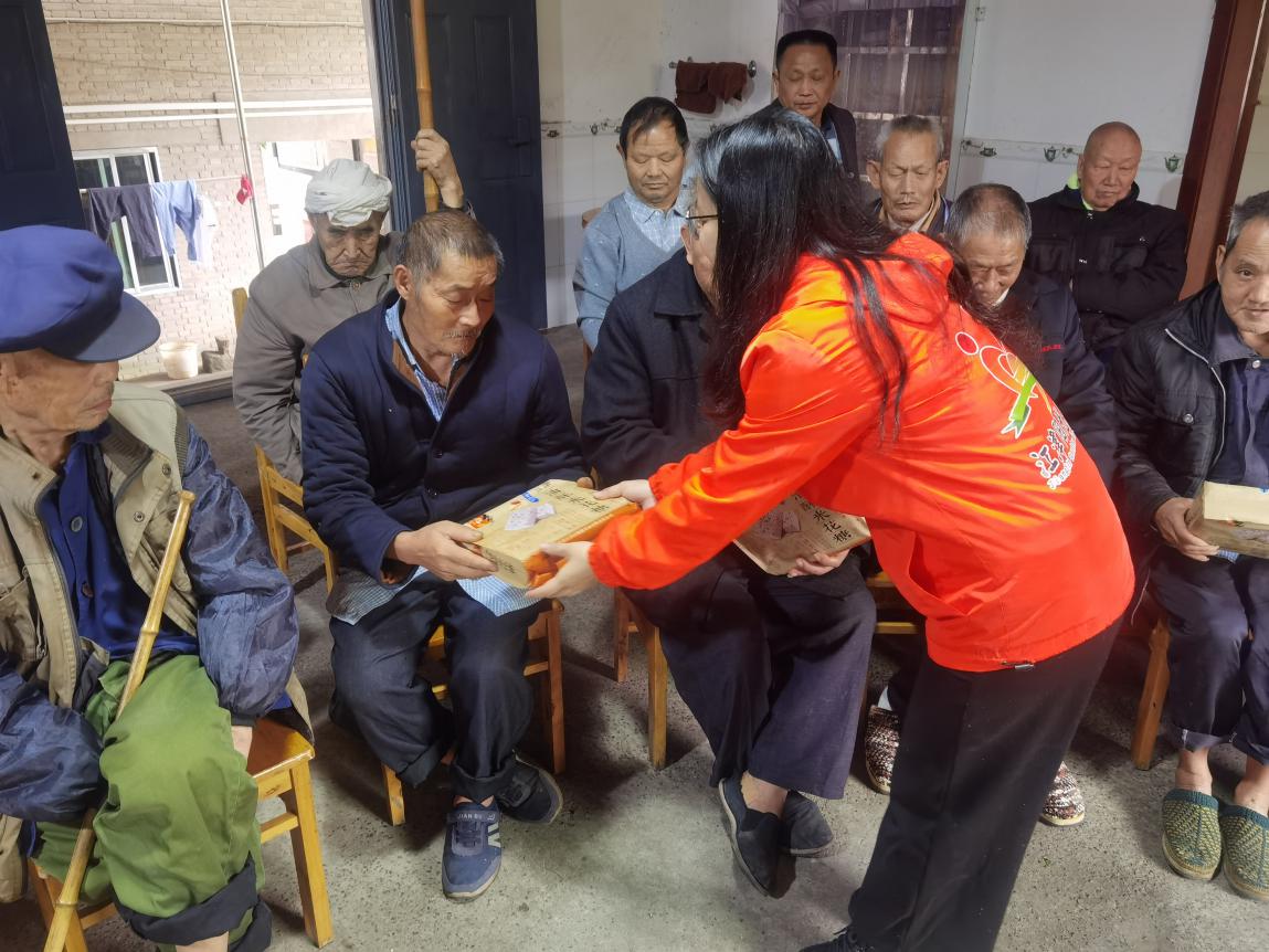 三口敬老院“温馨生日会，情系敬老院”活动-4